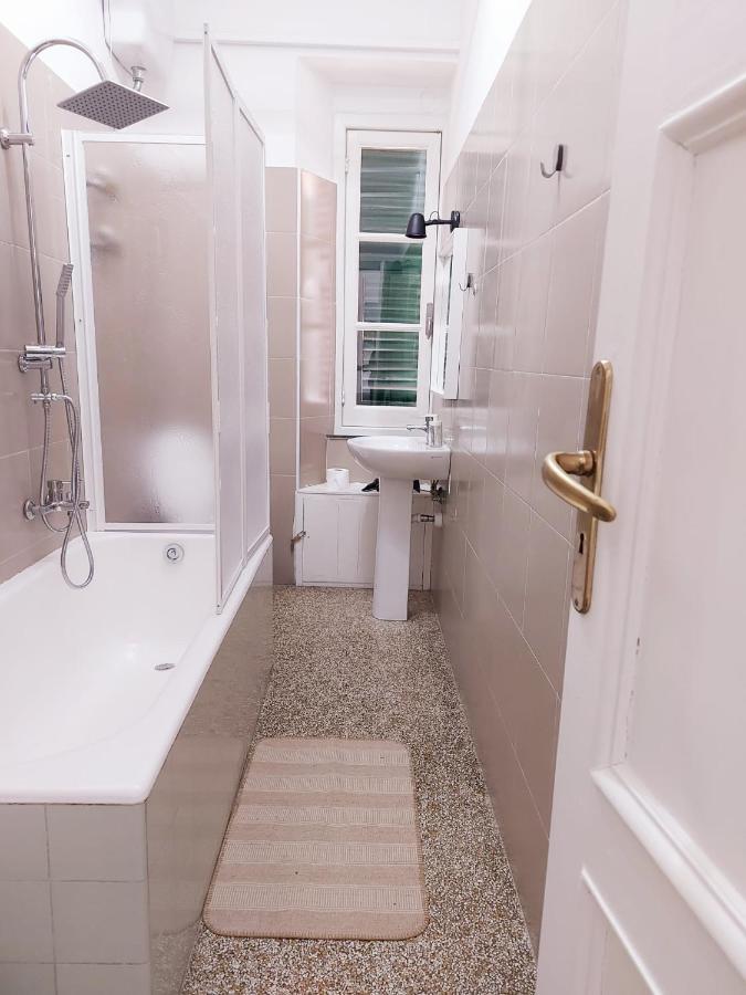 Genova Rooms Brignole D ภายนอก รูปภาพ